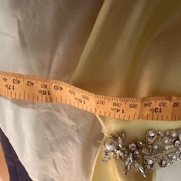 IT’S PROM SEASON!!! Sherri Hill Prom dress - Picture 11 of 14